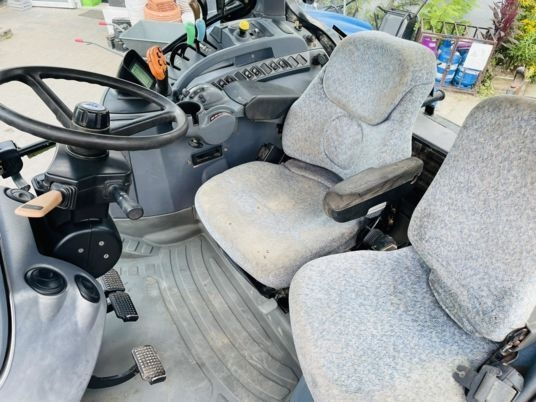 Ny Traktor New Holland T7030: bilde 9