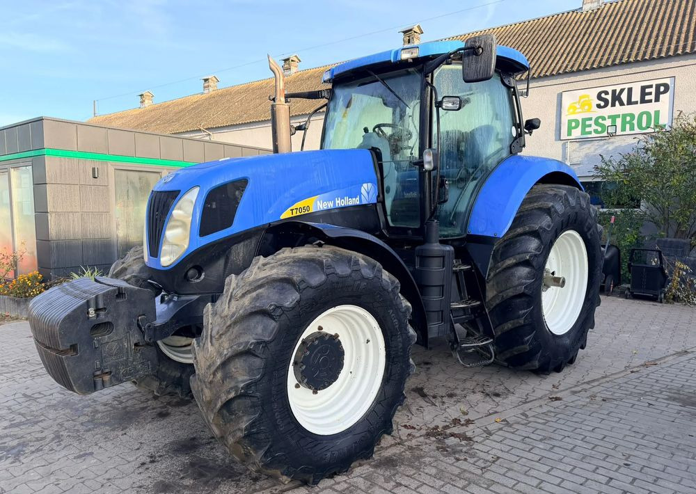 New Holland T7050 - Traktor: bilde 1 New Holland T7050 - Traktor: bilde 1