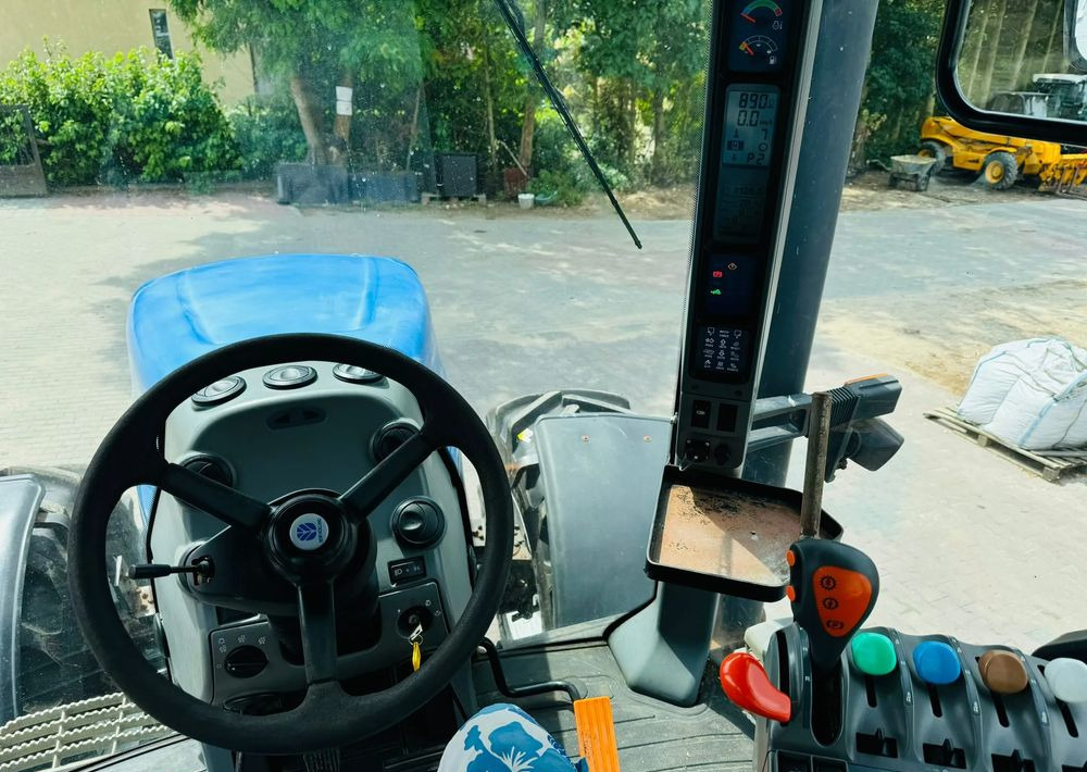 Leie  New Holland T8020 New Holland T8020: bilde 7 Leie  New Holland T8020 New Holland T8020: bilde 7