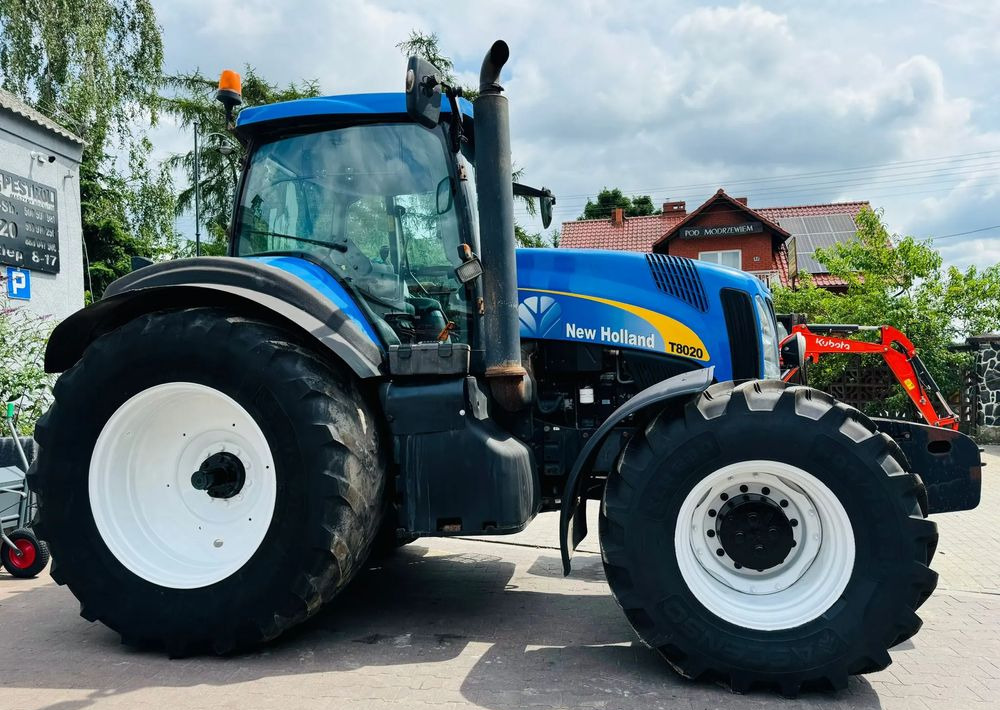 New Holland T8020 - Traktor: bilde 2 New Holland T8020 - Traktor: bilde 2