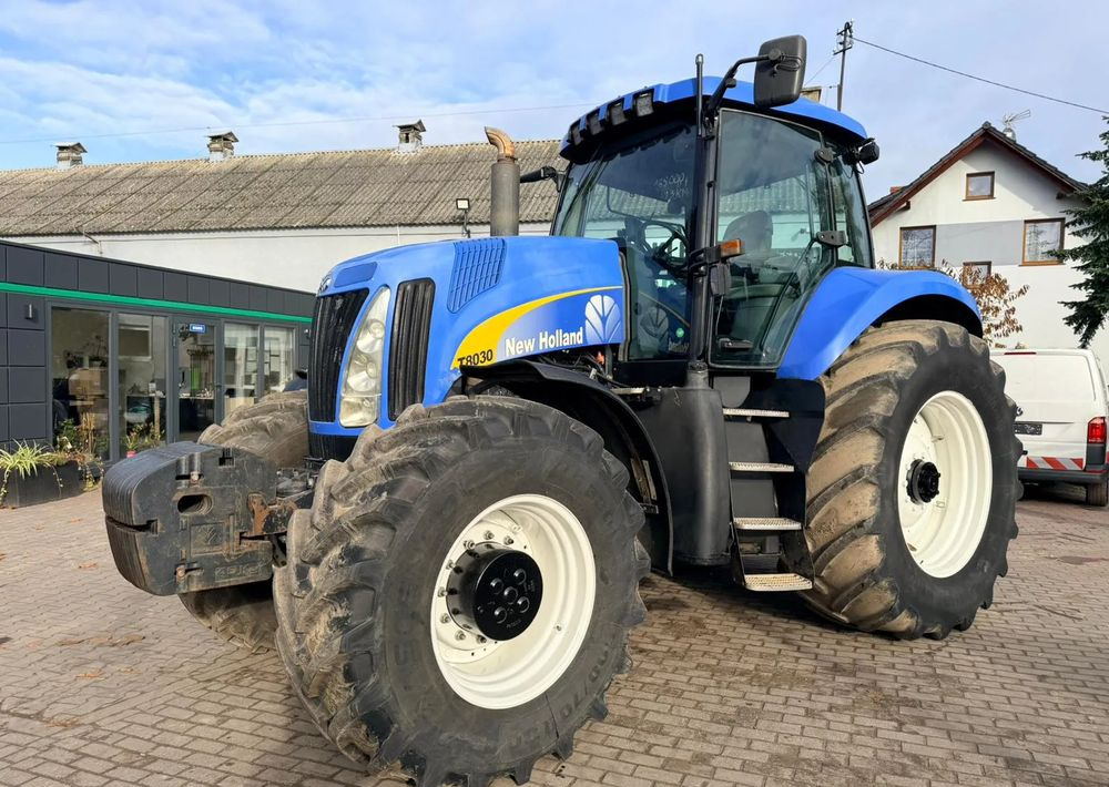 New Holland T8030 - Traktor: bilde 4 New Holland T8030 - Traktor: bilde 4