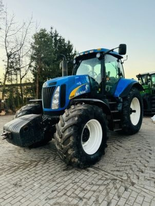 New Holland T8040 - Traktor: bilde 1 New Holland T8040 - Traktor: bilde 1