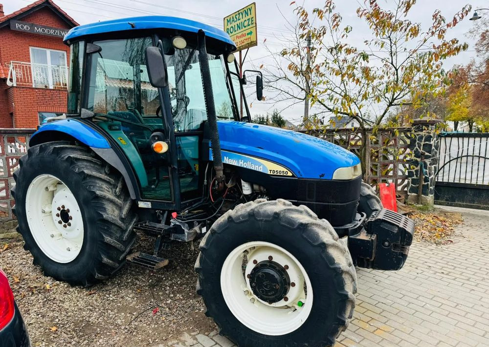 New Holland TD5050 - Traktor: bilde 3 New Holland TD5050 - Traktor: bilde 3
