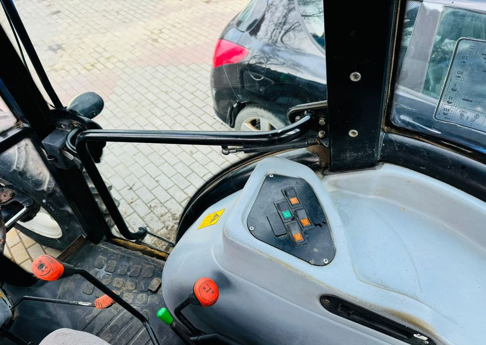 New Holland TD5050 - Traktor: bilde 5 New Holland TD5050 - Traktor: bilde 5