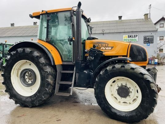 Renault ARES 826 RZ - Traktor: bilde 2 Renault ARES 826 RZ - Traktor: bilde 2