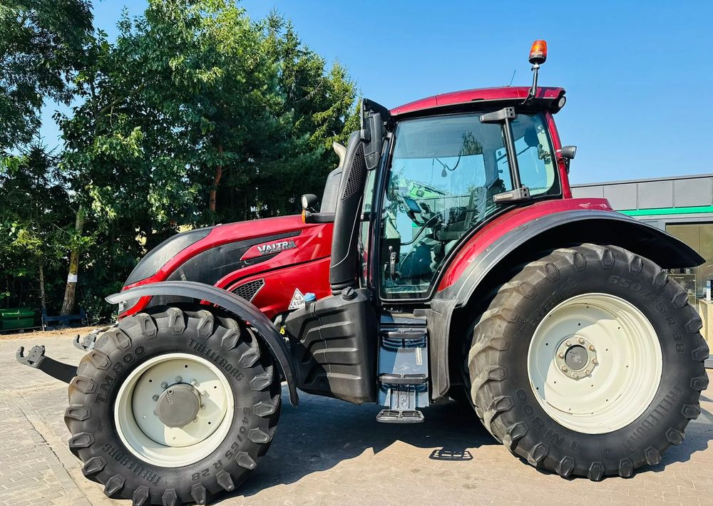 Valtra S233 - Traktor: bilde 2 Valtra S233 - Traktor: bilde 2
