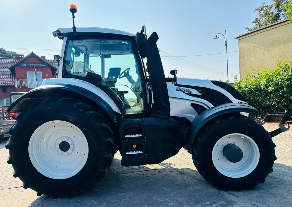 Valtra T174 UNLIMITED Versu - Traktor: bilde 2 Valtra T174 UNLIMITED Versu - Traktor: bilde 2