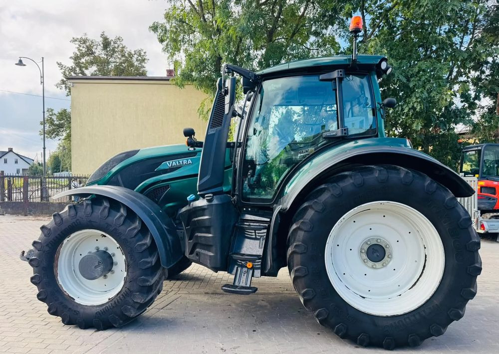 Valtra T214 Versu - Traktor: bilde 4 Valtra T214 Versu - Traktor: bilde 4