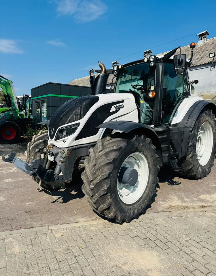 Valtra T254 Versu - Traktor: bilde 1 Valtra T254 Versu - Traktor: bilde 1
