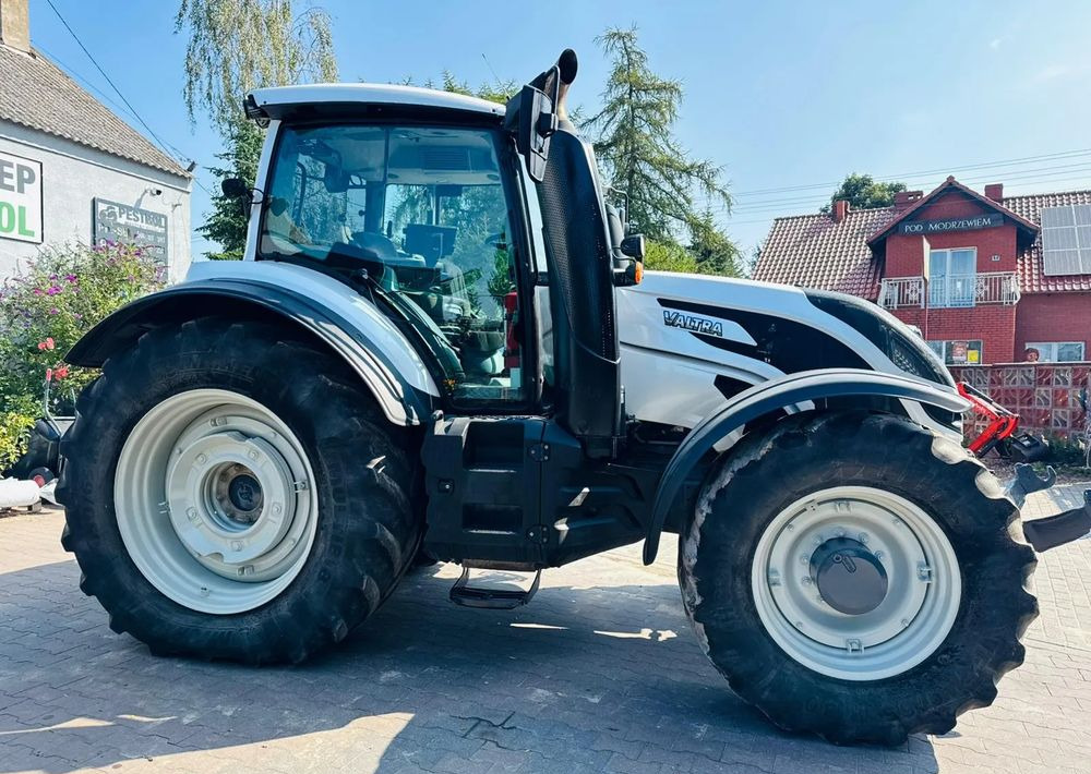 Valtra T254 Versu - Traktor: bilde 5 Valtra T254 Versu - Traktor: bilde 5
