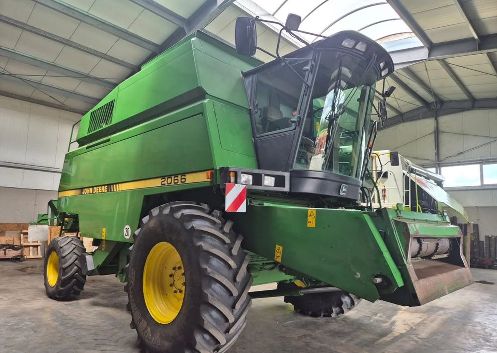 John Deere 2066 - Skurtresker: bilde 1 John Deere 2066 - Skurtresker: bilde 1