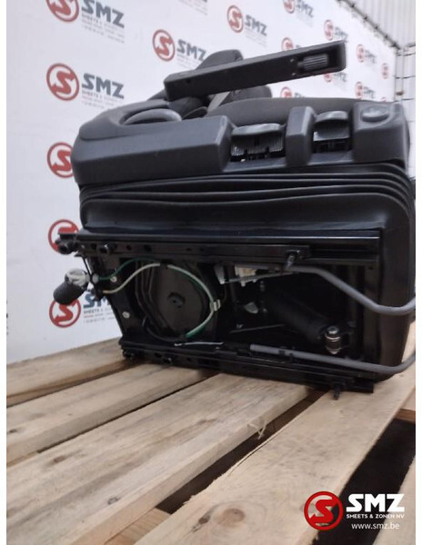 Iveco Occ bijrijdersstoel Iveco - Førerhus og interiør for Lastebil: bilde 4 Iveco Occ bijrijdersstoel Iveco - Førerhus og interiør for Lastebil: bilde 4