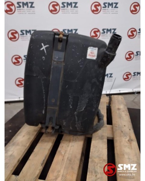 Mercedes-Benz Occ Adblue tank Mercedes Axor euro 5 - Drivstoffsystem for Lastebil: bilde 1 Mercedes-Benz Occ Adblue tank Mercedes Axor euro 5 - Drivstoffsystem for Lastebil: bilde 1