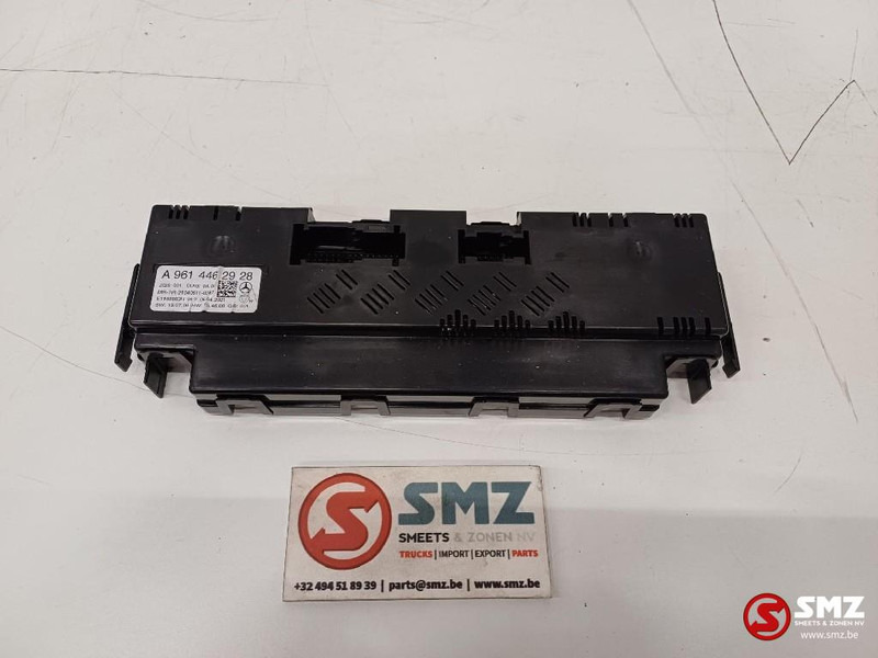 Mercedes-Benz Occ ECU besturingseenheid Mercedes - Styreenhet for Lastebil: bilde 1 Mercedes-Benz Occ ECU besturingseenheid Mercedes - Styreenhet for Lastebil: bilde 1