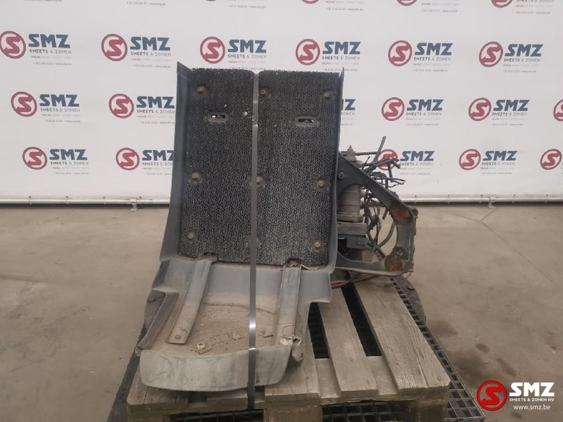 Volvo Occ Spatbord links met luchtketel Volvo FM9 - Reservedeler for Lastebil: bilde 4 Volvo Occ Spatbord links met luchtketel Volvo FM9 - Reservedeler for Lastebil: bilde 4