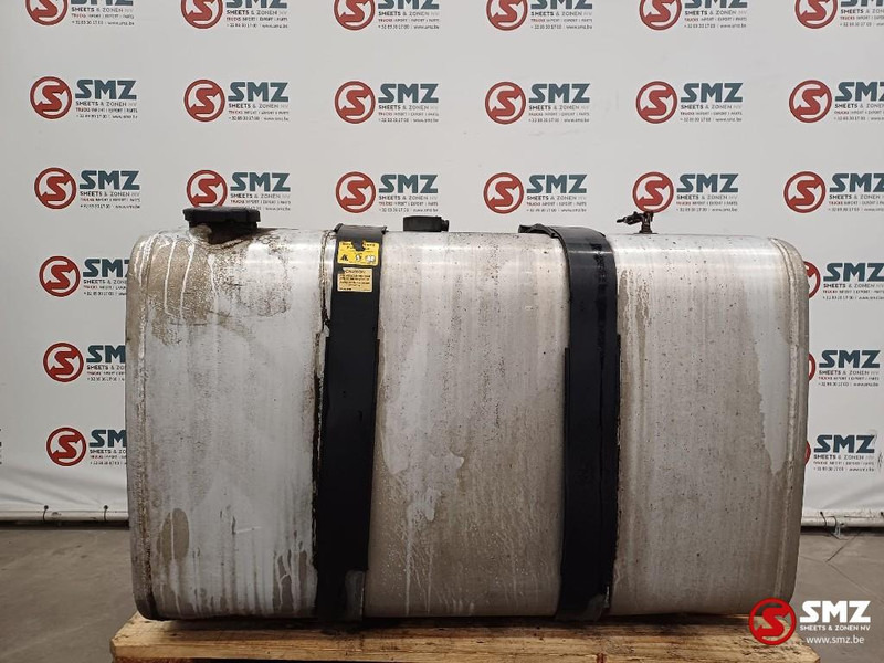 Volvo Occ brandstoftank 450L met steunen Volvo - Drivstofftank for Lastebil: bilde 1 Volvo Occ brandstoftank 450L met steunen Volvo - Drivstofftank for Lastebil: bilde 1