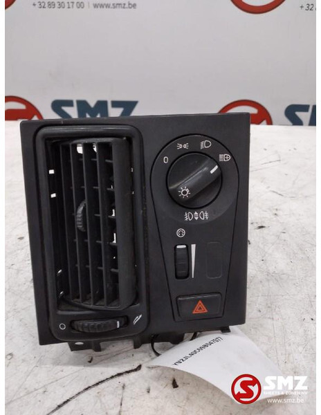 Volvo Occ ventilatierooster + koplampschakelaar Volvo - Førerhus og interiør for Lastebil: bilde 1 Volvo Occ ventilatierooster + koplampschakelaar Volvo - Førerhus og interiør for Lastebil: bilde 1