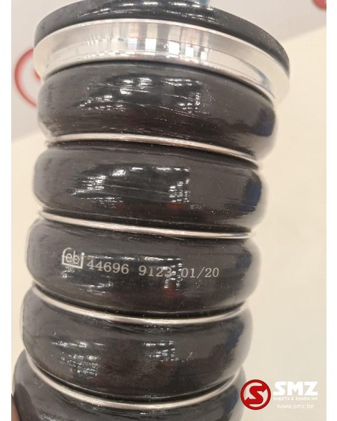 Volvo Slang intercooler (81mm/105mmx150mm) Volvo - Luftinntakssystem for Lastebil: bilde 2 Volvo Slang intercooler (81mm/105mmx150mm) Volvo - Luftinntakssystem for Lastebil: bilde 2