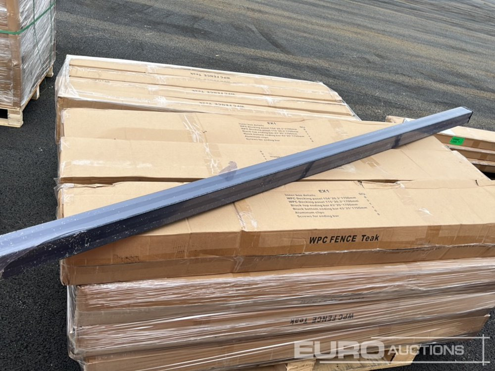 1.7m Wide Teak Composite Fence Panel (25 Panels), 2.45m Black Aluminium Post (26 Posts), Complete With Assembly Kit - Anleggsmaskiner: bilde 3 1.7m Wide Teak Composite Fence Panel (25 Panels), 2.45m Black Aluminium Post (26 Posts), Complete With Assembly Kit - Anleggsmaskiner: bilde 3