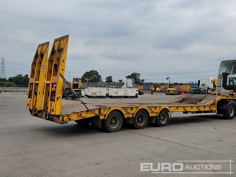 1998 King trailers Tri Axle Step Frame Low Loader Trailer, Neck Ramps, Out Riggers, Hydraulic Ramps - Lavloader semitrailer: bilde 5 1998 King trailers Tri Axle Step Frame Low Loader Trailer, Neck Ramps, Out Riggers, Hydraulic Ramps - Lavloader semitrailer: bilde 5