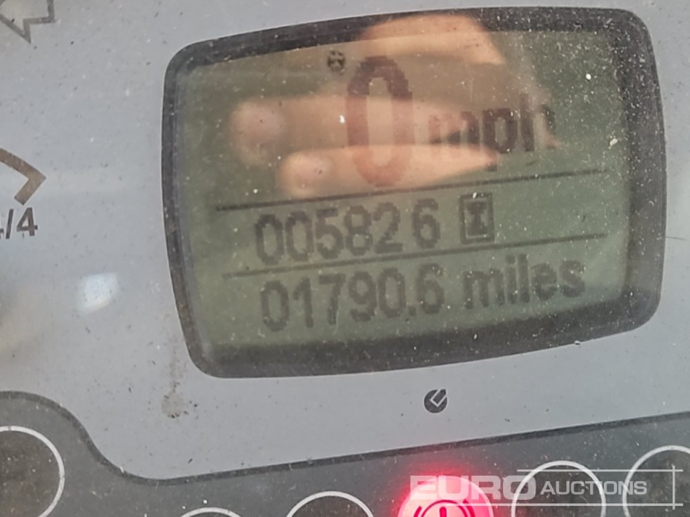 Feiebil 2009 Scarab 4x2 Road Sweeper, Reverse Camera, Automatic Gearbox: bilde 36