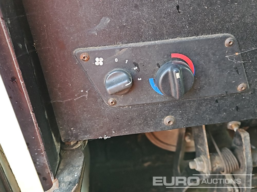 Feiebil 2009 Scarab 4x2 Road Sweeper, Reverse Camera, Automatic Gearbox: bilde 32