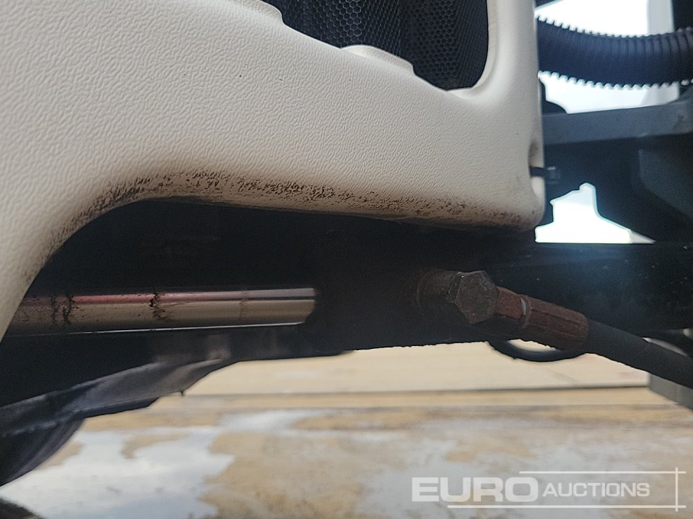 Feiebil 2017 Hako Citymaster 1600 4x2 Compact Gritter, Hydraulic Snow Plough & Sweeper Attachment, Reverse Camera, Automatic Gearbox (Reg. Docs. Available): bilde 12