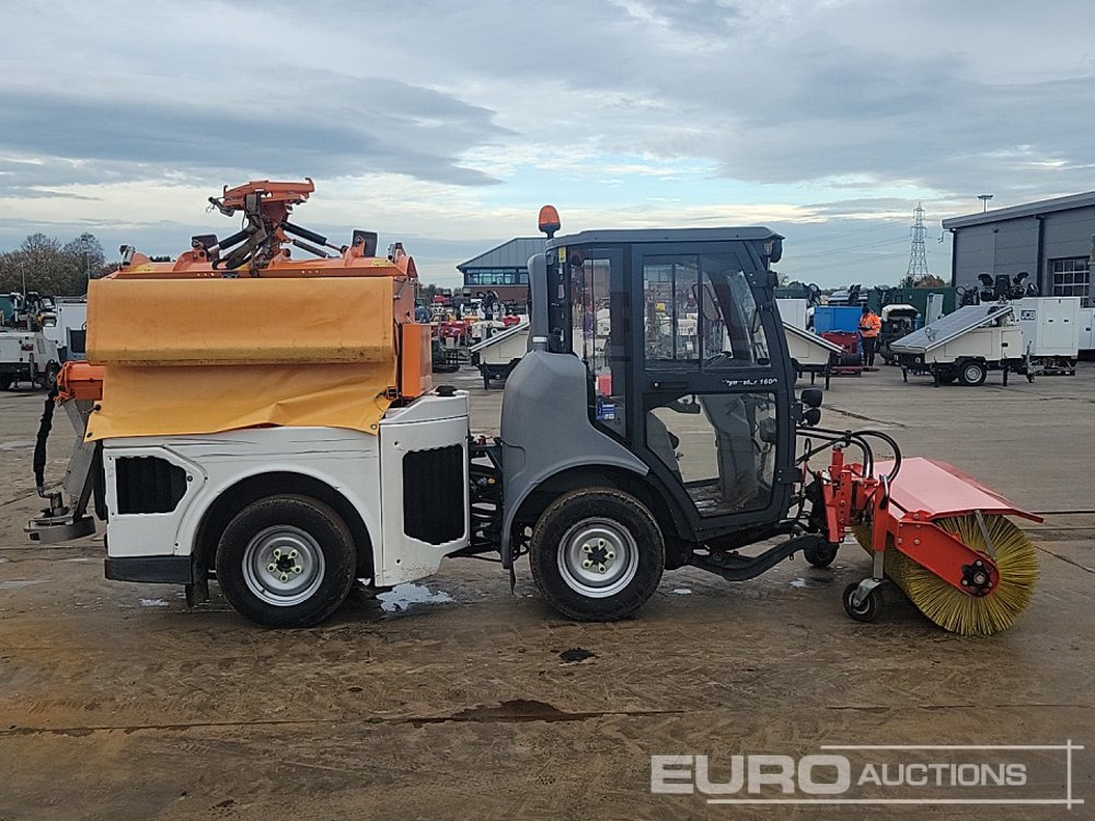 Feiebil 2017 Hako Citymaster 1600 4x2 Compact Gritter, Hydraulic Snow Plough & Sweeper Attachment, Reverse Camera, Automatic Gearbox (Reg. Docs. Available): bilde 6