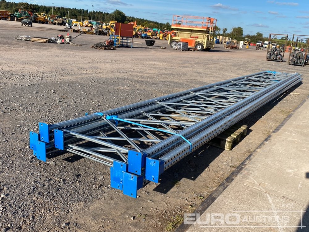 35' Pallet Racking Uprights (5 of) - Anleggsmaskiner: bilde 1 35' Pallet Racking Uprights (5 of) - Anleggsmaskiner: bilde 1