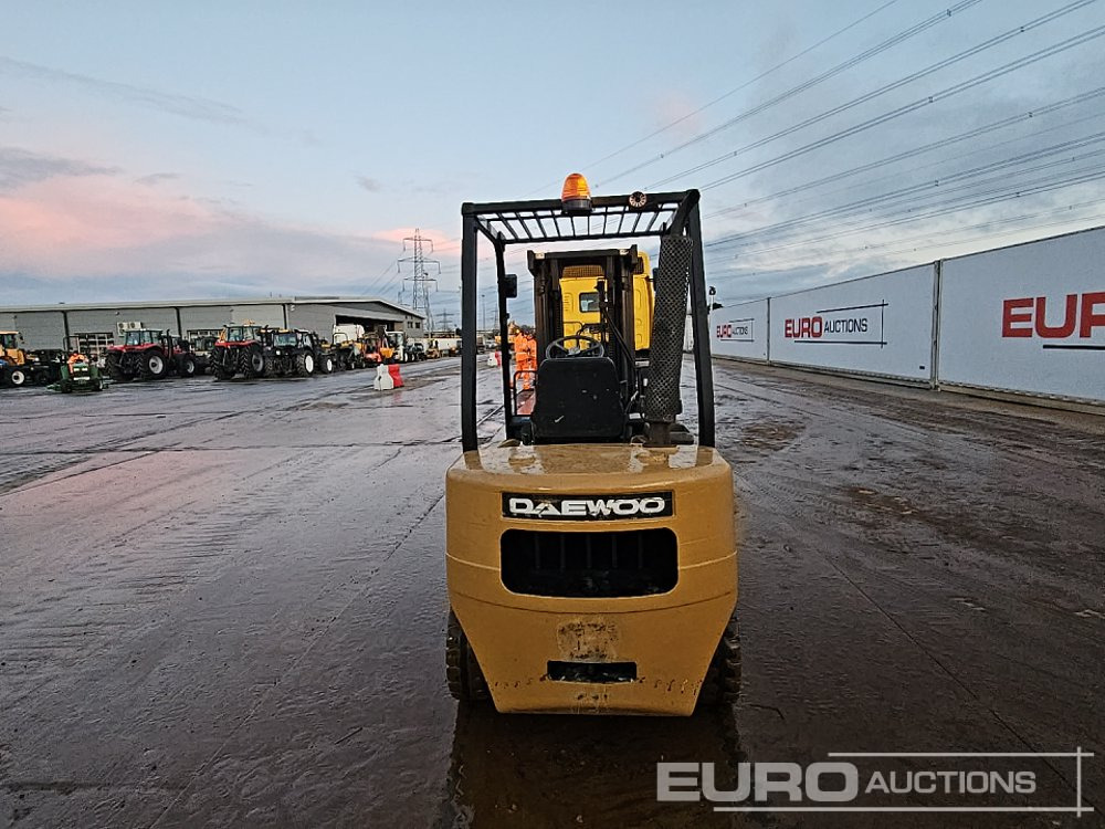 Daewoo D305-3 - Gaffeltruck: bilde 4 Daewoo D305-3 - Gaffeltruck: bilde 4