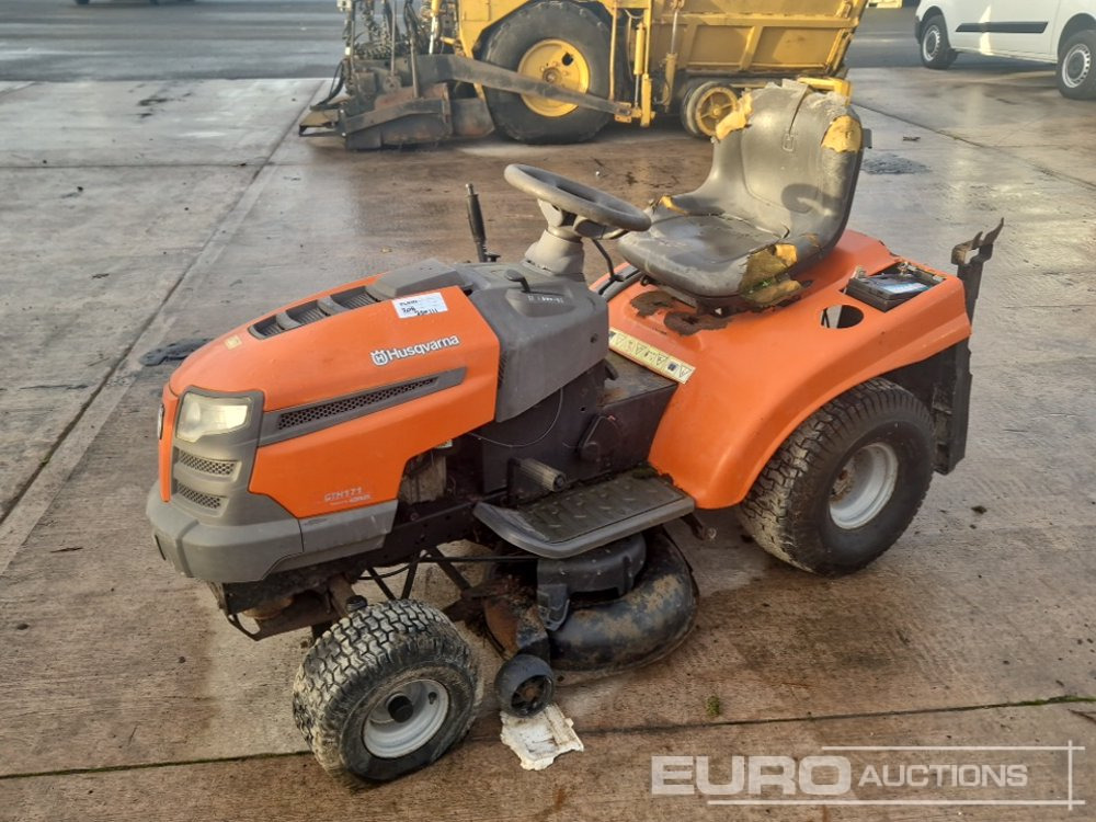 Husqvarna Petrol Ride on Lawnmower (Non Runner) - Gressklipper: bilde 1 Husqvarna Petrol Ride on Lawnmower (Non Runner) - Gressklipper: bilde 1