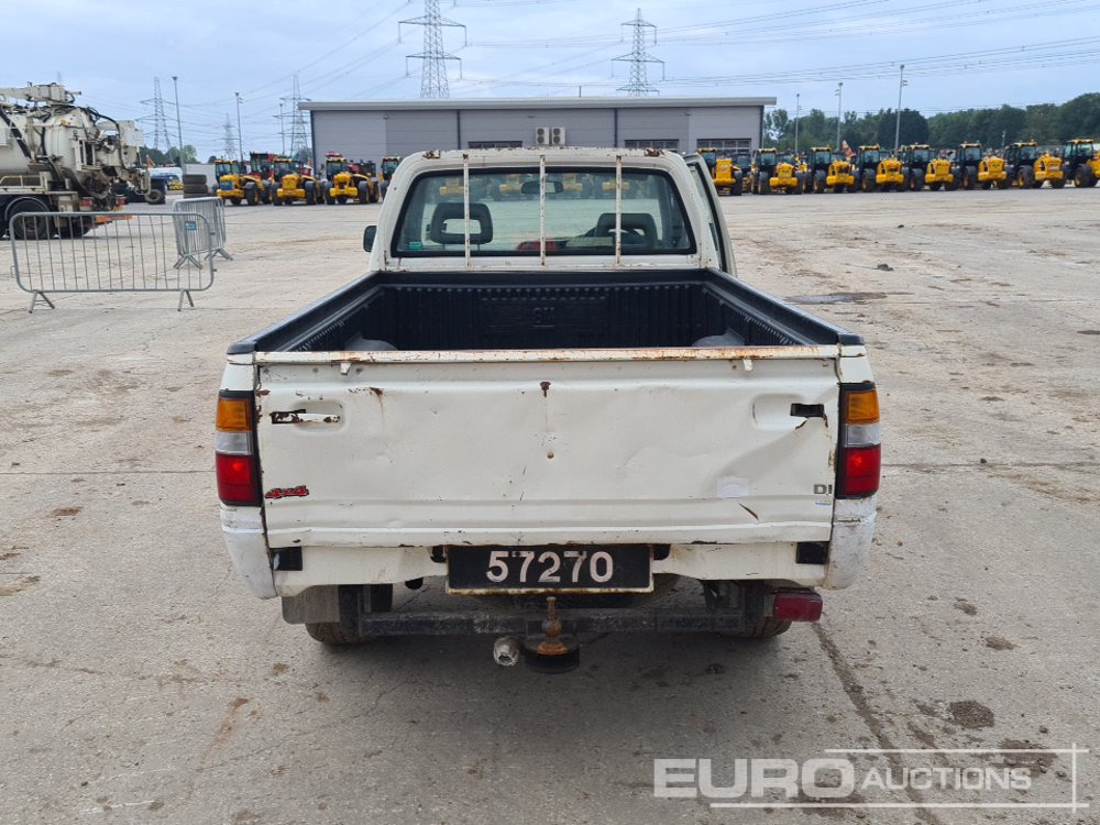 Isuzu 4WD 5 Speed Pickup (No Clutch, Sell By Pictures) (UK Reg. Docs. are NOT Available) (PLUS VAT) - Pickup: bilde 4 Isuzu 4WD 5 Speed Pickup (No Clutch, Sell By Pictures) (UK Reg. Docs. are NOT Available) (PLUS VAT) - Pickup: bilde 4