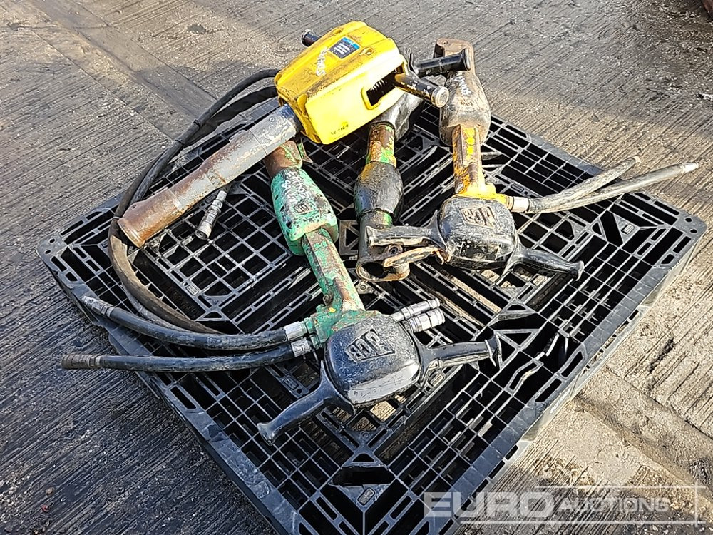 JCB Hydraulic Handheld Breaker (3 of), Atlas Copco Hydraulic Handheld Breaker - Asfaltteknikk: bilde 1 JCB Hydraulic Handheld Breaker (3 of), Atlas Copco Hydraulic Handheld Breaker - Asfaltteknikk: bilde 1