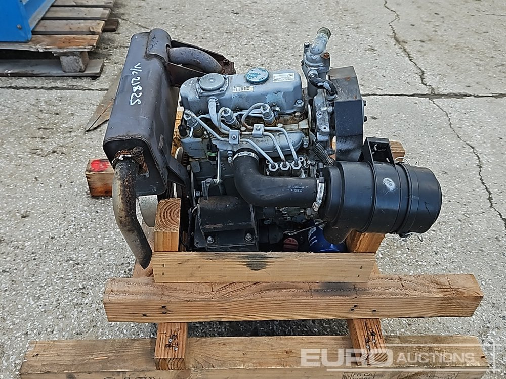 Kubota 3 Cylinder Engine - Motor: bilde 2 Kubota 3 Cylinder Engine - Motor: bilde 2