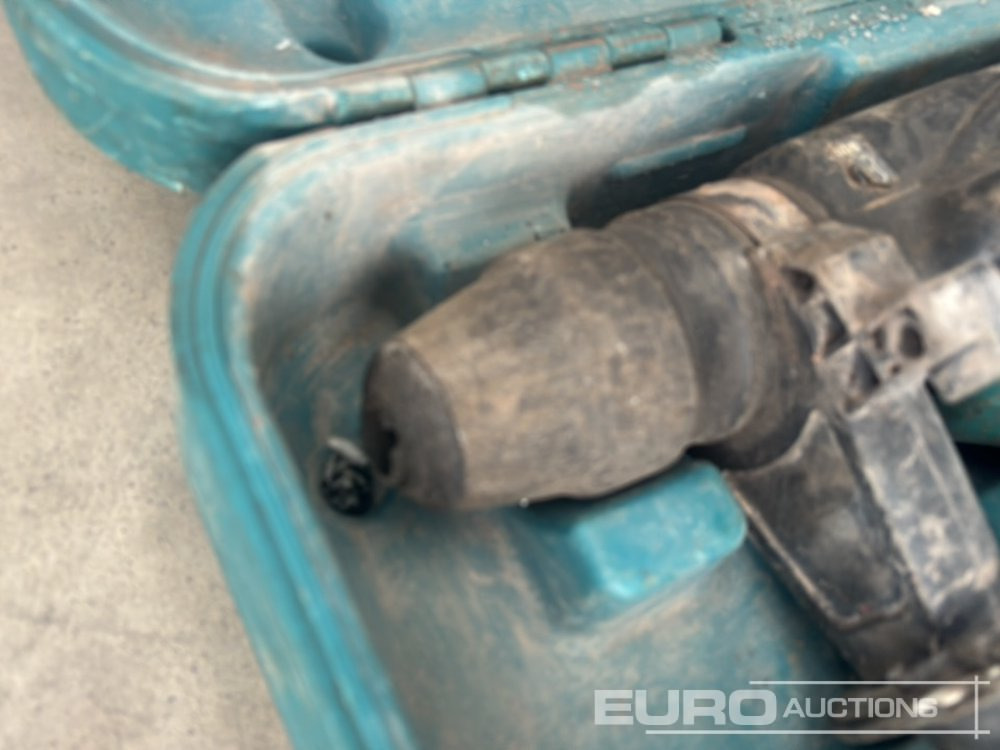 Makita 110 Volt Hammer Drill - Verkstedutstyr: bilde 5 Makita 110 Volt Hammer Drill - Verkstedutstyr: bilde 5