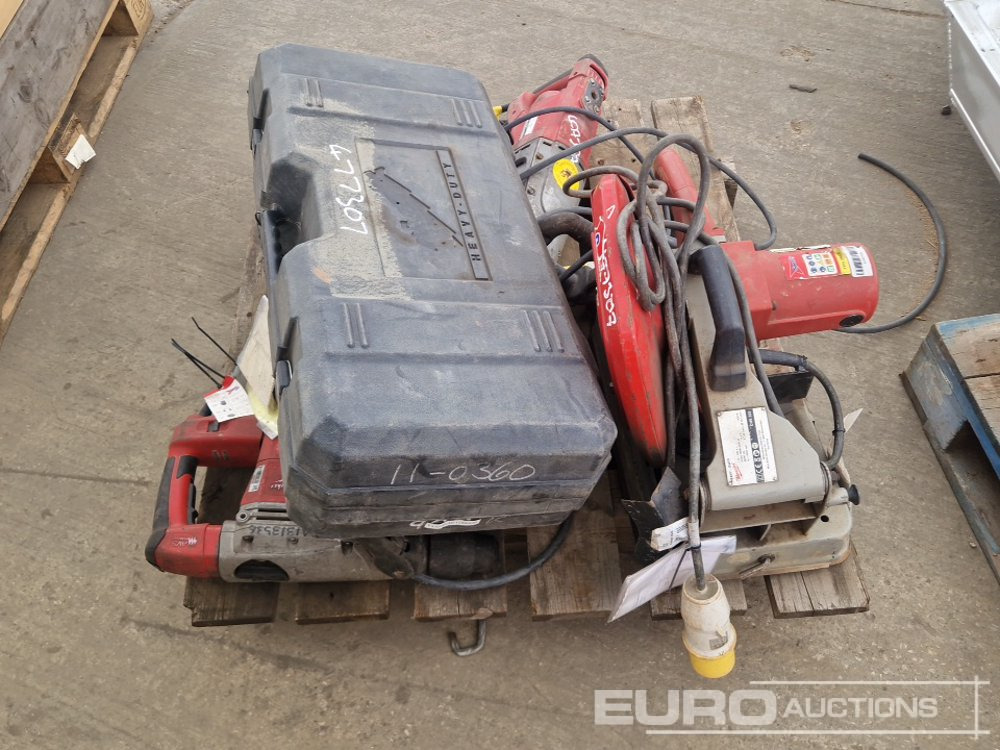 Milwaukee 110 Volt Cut Off Saw, 110 Vot Grinder, 110 Volt Hammer Drill (2 of), 110 Volt Hand Held Breaker - Anleggsmaskiner: bilde 4 Milwaukee 110 Volt Cut Off Saw, 110 Vot Grinder, 110 Volt Hammer Drill (2 of), 110 Volt Hand Held Breaker - Anleggsmaskiner: bilde 4