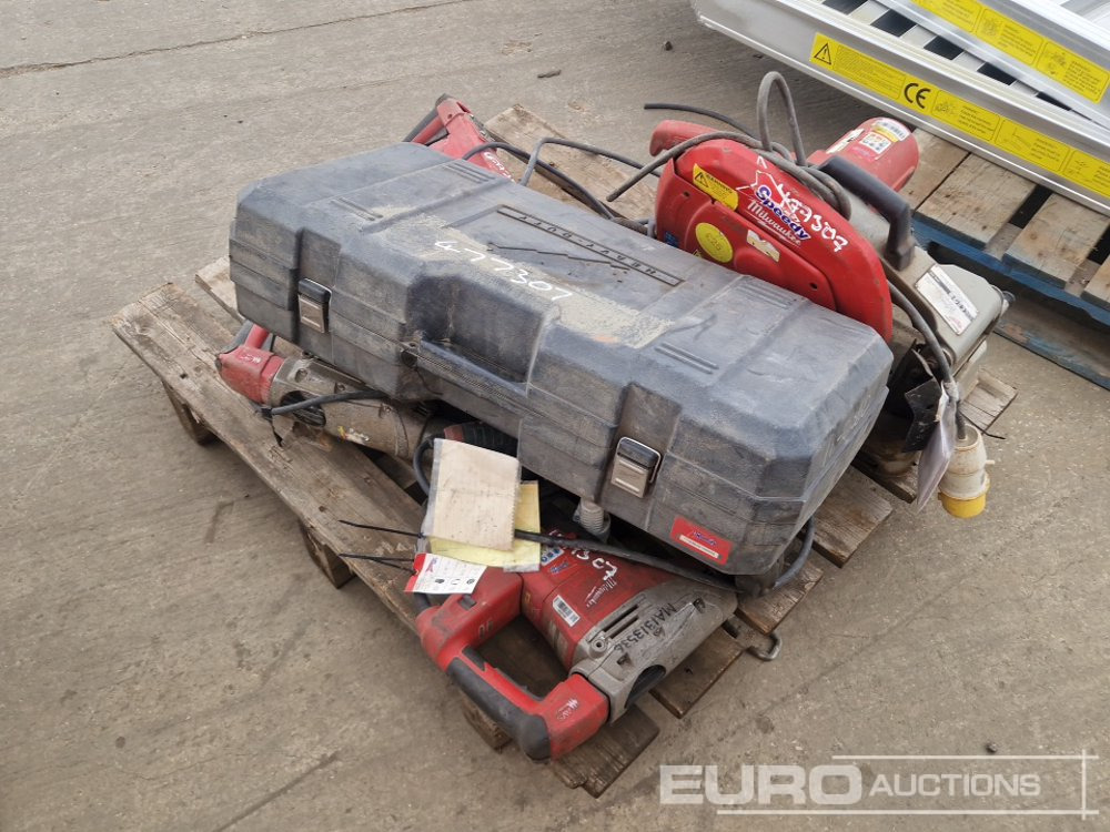 Milwaukee 110 Volt Cut Off Saw, 110 Vot Grinder, 110 Volt Hammer Drill (2 of), 110 Volt Hand Held Breaker - Anleggsmaskiner: bilde 3 Milwaukee 110 Volt Cut Off Saw, 110 Vot Grinder, 110 Volt Hammer Drill (2 of), 110 Volt Hand Held Breaker - Anleggsmaskiner: bilde 3