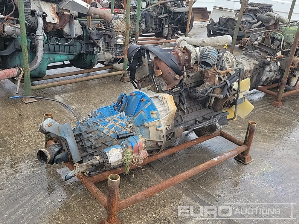 Renault 4 Cylinder Engine, Gearbox - Motor: bilde 5 Renault 4 Cylinder Engine, Gearbox - Motor: bilde 5