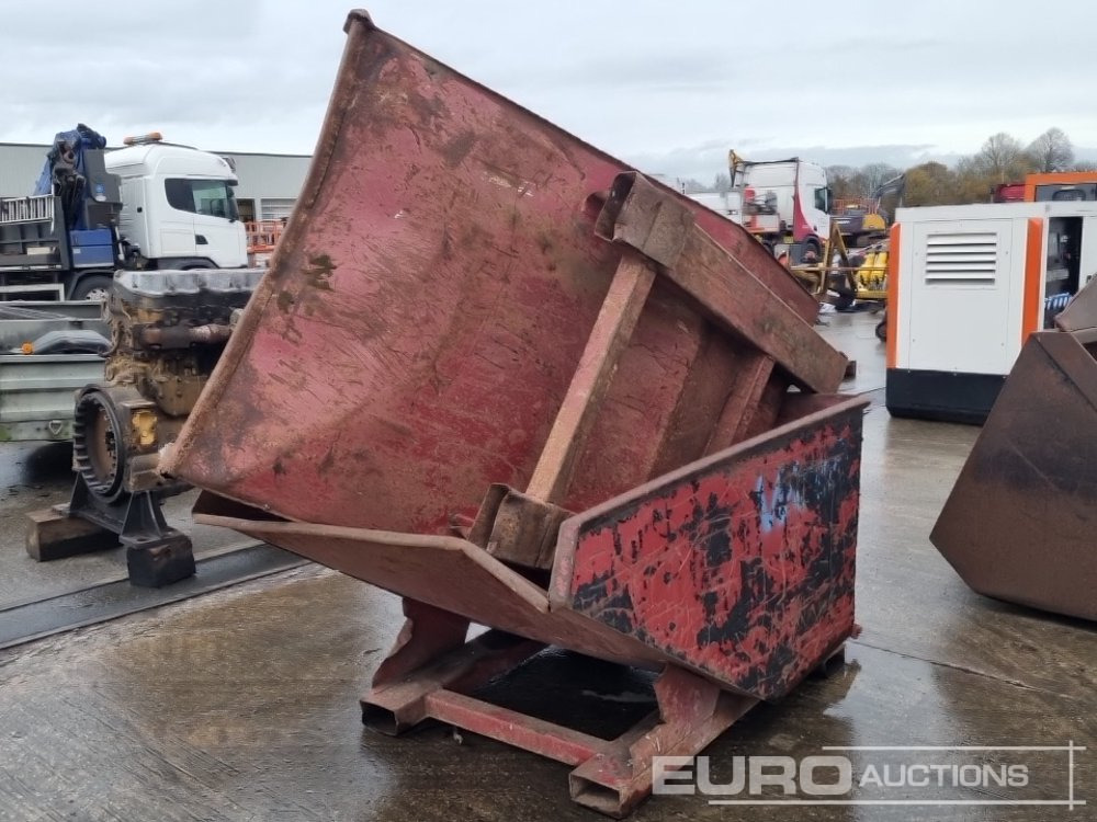 Skip to suit Forklift (2 of) - Tippcontainer: bilde 1 Skip to suit Forklift (2 of) - Tippcontainer: bilde 1