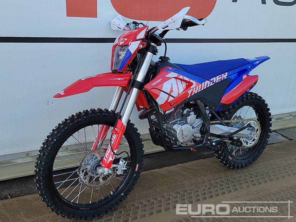 Unused 2025 Apollo Thunder 250cc Motorcross Bike, 21" Front, 18" Rear Tyres, Electric Start, Air Cooled, Hydraulic Suspension, Disc Brakes, Lighting Kit (UNASSEMBLED) - Motorsykkel: bilde 1 Unused 2025 Apollo Thunder 250cc Motorcross Bike, 21" Front, 18" Rear Tyres, Electric Start, Air Cooled, Hydraulic Suspension, Disc Brakes, Lighting Kit (UNASSEMBLED) - Motorsykkel: bilde 1