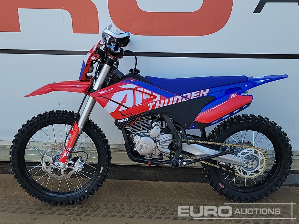 Unused 2025 Apollo Thunder 250cc Motorcross Bike, 21" Front, 18" Rear Tyres, Electric Start, Air Cooled, Hydraulic Suspension, Disc Brakes, Lighting Kit (UNASSEMBLED) - Motorsykkel: bilde 2 Unused 2025 Apollo Thunder 250cc Motorcross Bike, 21" Front, 18" Rear Tyres, Electric Start, Air Cooled, Hydraulic Suspension, Disc Brakes, Lighting Kit (UNASSEMBLED) - Motorsykkel: bilde 2