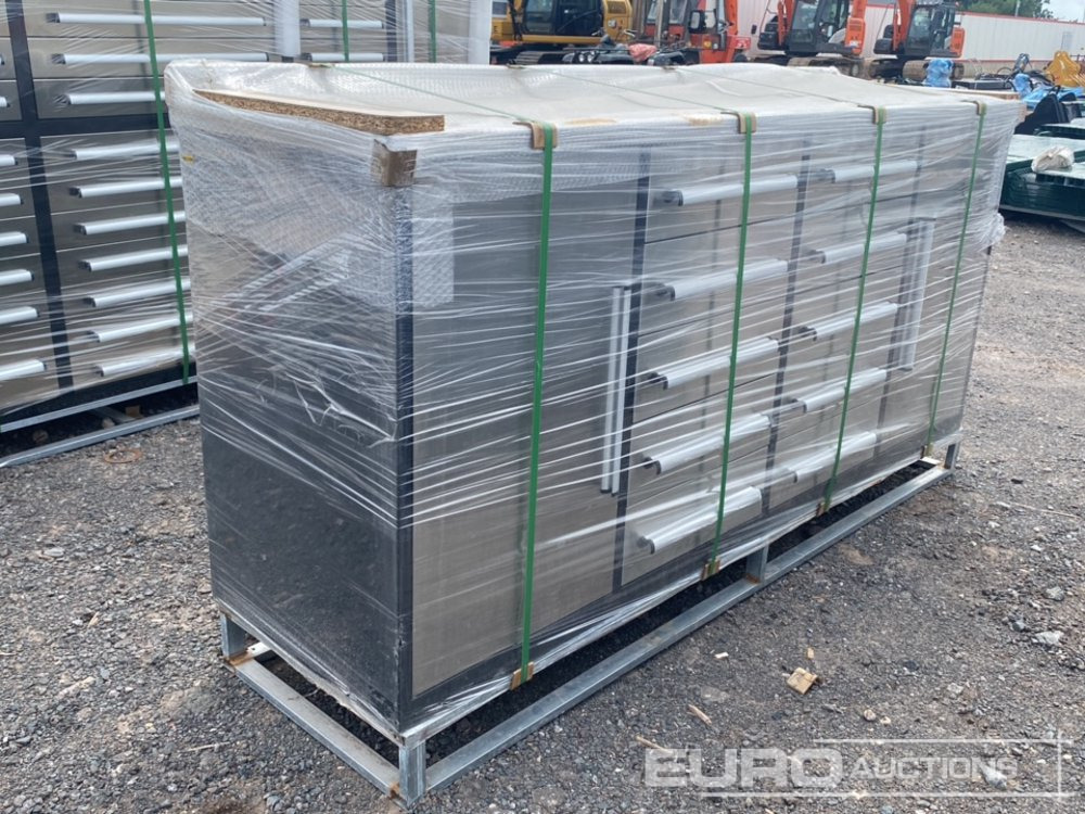 Unused 7', 10 Drawer, 2 Door Tool Box - Anleggsmaskiner: bilde 1 Unused 7', 10 Drawer, 2 Door Tool Box - Anleggsmaskiner: bilde 1