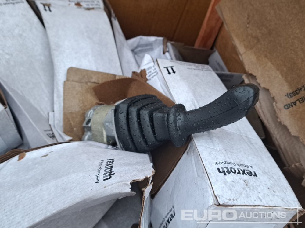 Unused Bosch 4TH6 Joysticks (38 of) - Anleggsmaskiner: bilde 5 Unused Bosch 4TH6 Joysticks (38 of) - Anleggsmaskiner: bilde 5