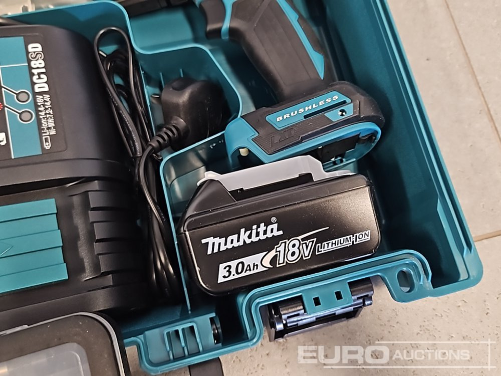 Unused Makita DHP453 18V LXT Combi Dril, Makita DTD152 18V LXT Impact Driver, Battery, Charger, Bit Set - Verkstedutstyr: bilde 5 Unused Makita DHP453 18V LXT Combi Dril, Makita DTD152 18V LXT Impact Driver, Battery, Charger, Bit Set - Verkstedutstyr: bilde 5