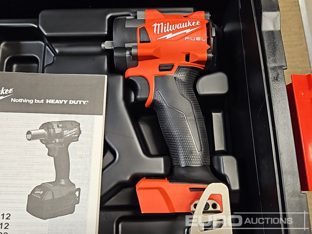 Unused Milwaukee M18 FIW2F38 18V Fuel Brushless 3/8'' Impact Wrench - (Body and Case Onlu) - Anleggsmaskiner: bilde 3 Unused Milwaukee M18 FIW2F38 18V Fuel Brushless 3/8'' Impact Wrench - (Body and Case Onlu) - Anleggsmaskiner: bilde 3