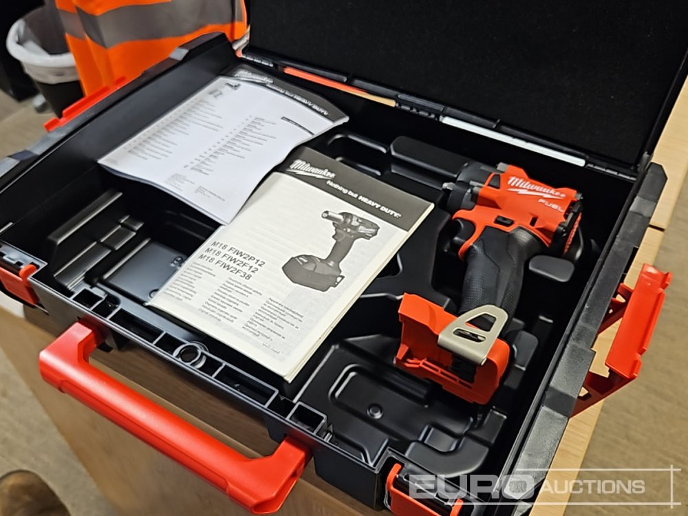 Unused Milwaukee M18 FIW2F38 18V Fuel Brushless 3/8'' Impact Wrench - (Body and Case Onlu) - Anleggsmaskiner: bilde 1 Unused Milwaukee M18 FIW2F38 18V Fuel Brushless 3/8'' Impact Wrench - (Body and Case Onlu) - Anleggsmaskiner: bilde 1
