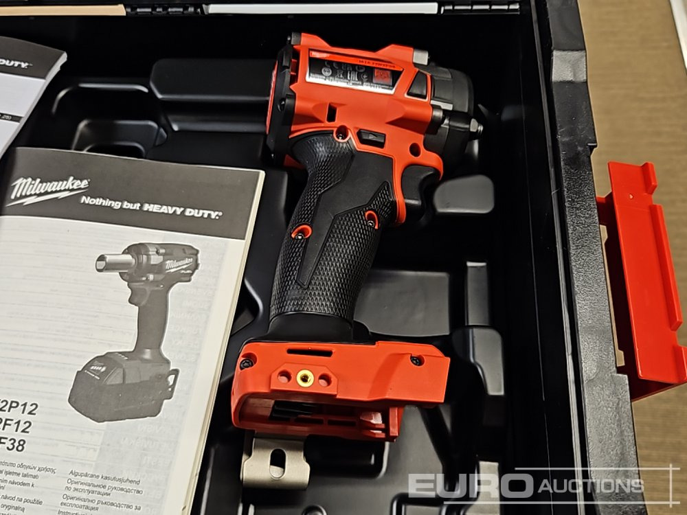 Unused Milwaukee M18 FIW2F38 18V Fuel Brushless 3/8'' Impact Wrench - (Body and Case Onlu) - Anleggsmaskiner: bilde 4 Unused Milwaukee M18 FIW2F38 18V Fuel Brushless 3/8'' Impact Wrench - (Body and Case Onlu) - Anleggsmaskiner: bilde 4