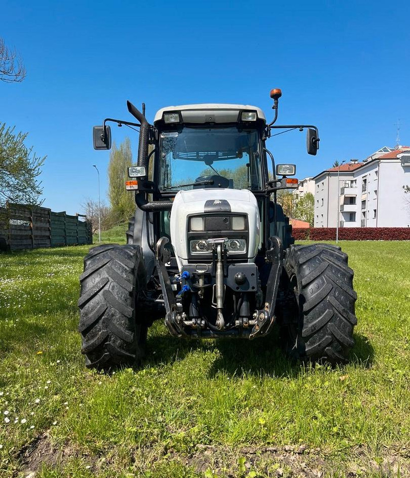 Trattore usato Lamborghini Spire 90.4 - 2015 - Traktor: bilde 3 Trattore usato Lamborghini Spire 90.4 - 2015 - Traktor: bilde 3
