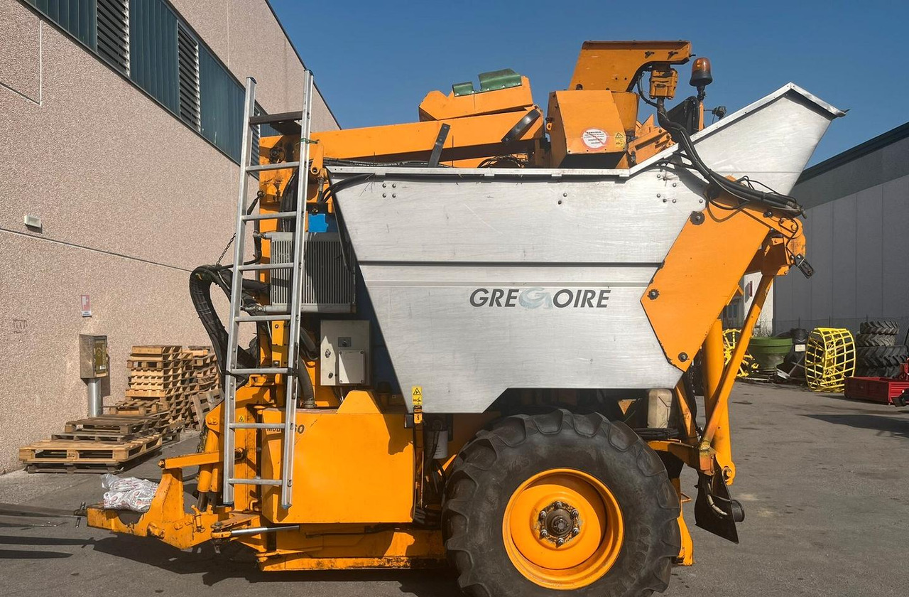 Vendemmiatrice usata Grégoire G60I - Drue høstemaskin: bilde 1 Vendemmiatrice usata Grégoire G60I - Drue høstemaskin: bilde 1
