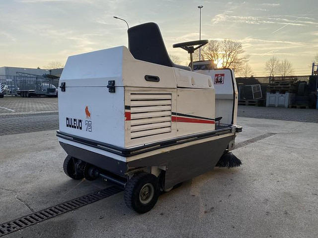 Dulevo 75 EH, Veegmachine - Industriell feiemaskin: bilde 5 Dulevo 75 EH, Veegmachine - Industriell feiemaskin: bilde 5